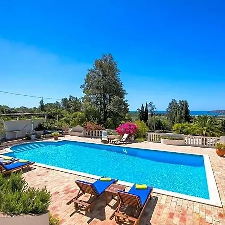 Sleeps 10 Pool Wifi Lagos