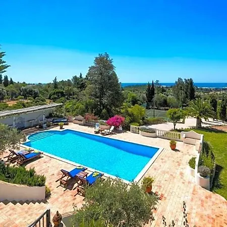 Villa Sleeps 10 Pool Wifi *
